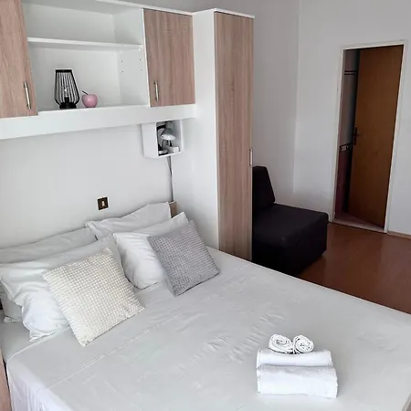Apartamento With Parking Space Lopar, Rab - 14070 Lopar