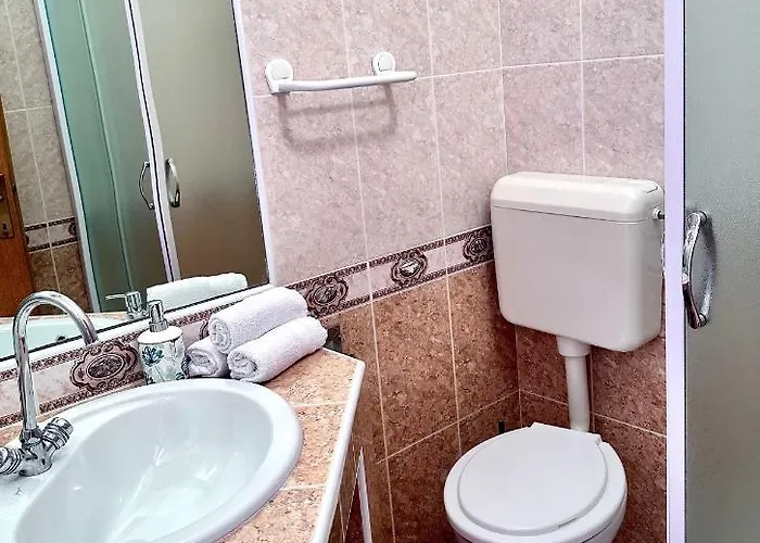 Apartamento With Parking Space Lopar, Rab - 14070 Lopar